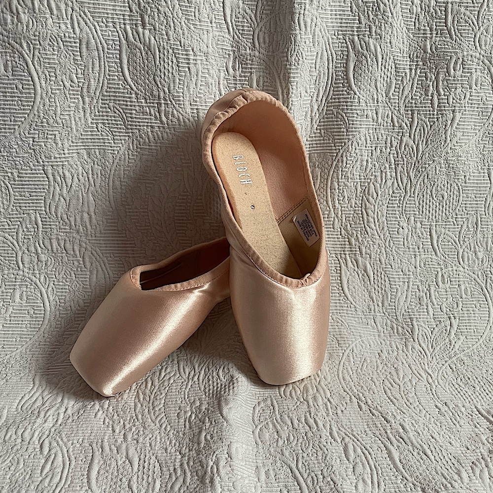 NEW! Bloch Grace Pointe Shoes size 7.5 X
